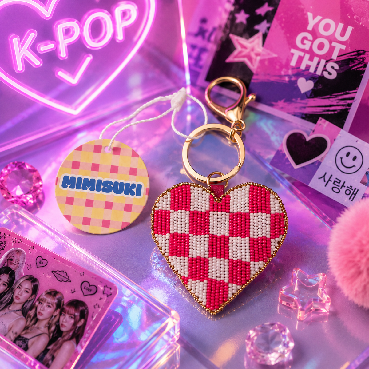 K-pop taskevedhæng med lyserød hjerte-nøglering - broderede perler