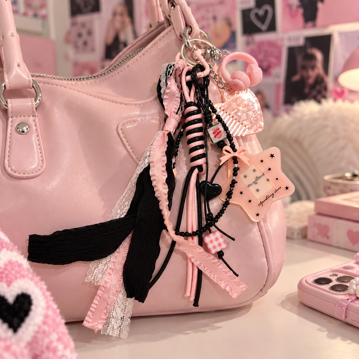 Bijou de sac à breloques rose et noir – Jolie Rebelle- Kawaï K-POP